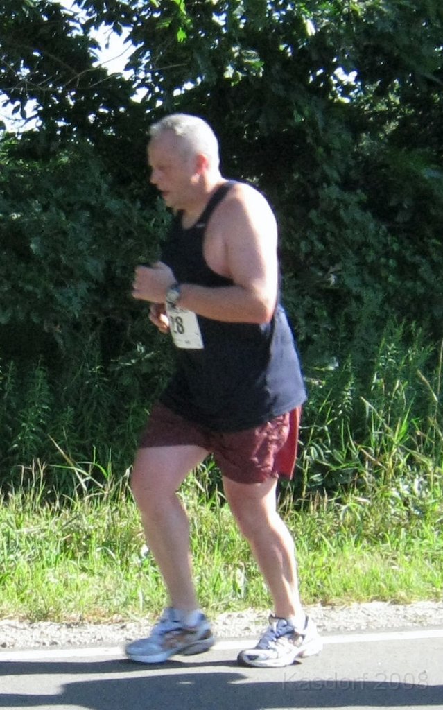 Run Thru Hell 2008 231.jpg - Another person I know also doing the 10 Mile and on the way to the finish.